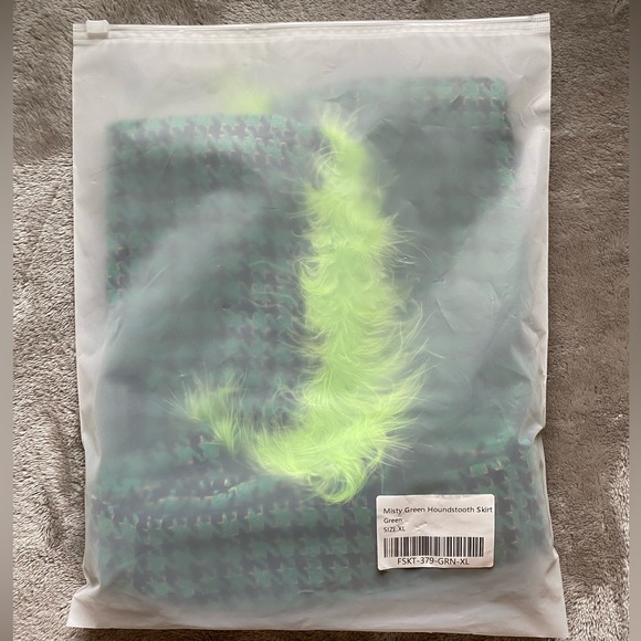 FINESSE Misty Green Houndstooth Skirt - Picture 2 of 5